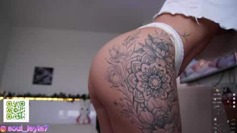 Snapshot of leyla_ly chatting on December 22, 3:25 am Leyla ly Ill be here Tuesday Thursday Friday Saturday Sunday online show from December 22, 3:25 am