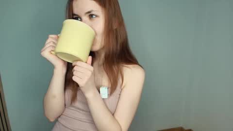 Snapshot of leylamora chatting on March 6, 6:32 am Sofia online show from March 6, 6:32 am