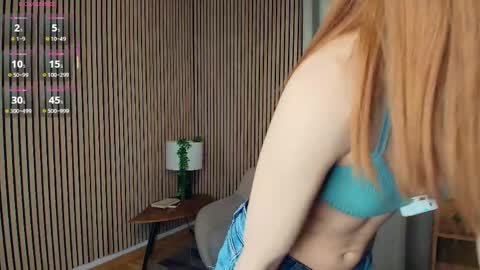 Snapshot of leylamora chatting on March 21, 8:19 am Sofia online show from March 21, 8:19 am