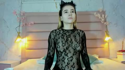 LEZY online show from September 28, 7:30 pm