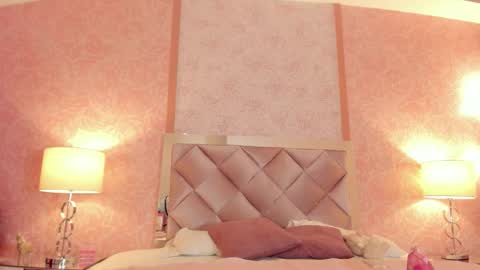 LEZY online show from November 20, 7:35 pm