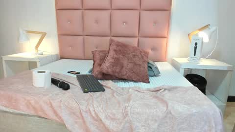 lhiamfitt online show from November 5, 5:13 pm