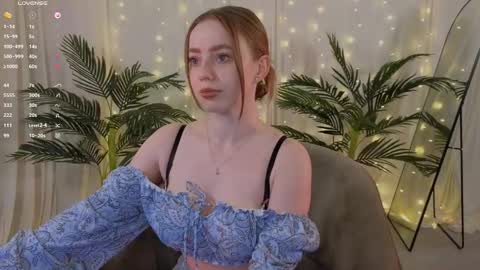 Snapshot of li_j chatting on March 23, 3:32 am Linda my FANSLY red fury online show from March 23, 3:32 am