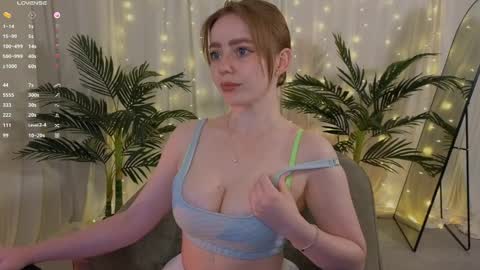 Snapshot of li_j chatting on March 28, 12:43 am Linda my FANSLY red fury online show from March 28, 12:43 am