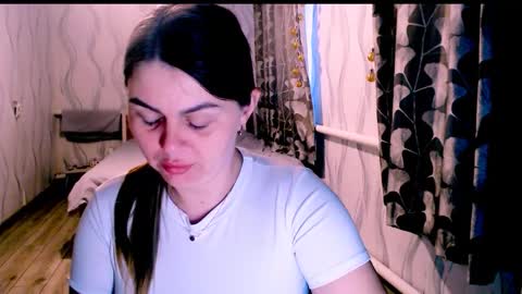 Snapshot of li_lit chatting on March 3, 4:40 am li_lit online show from March 3, 4:40 am