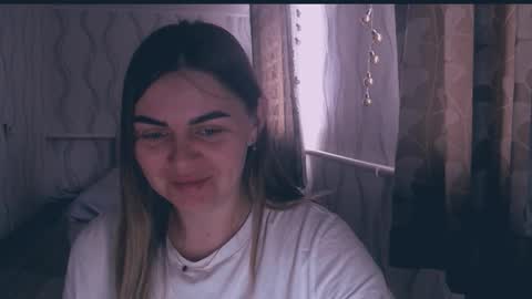 Snapshot of li_lit chatting on March 6, 8:11 am li_lit online show from March 6, 8:11 am