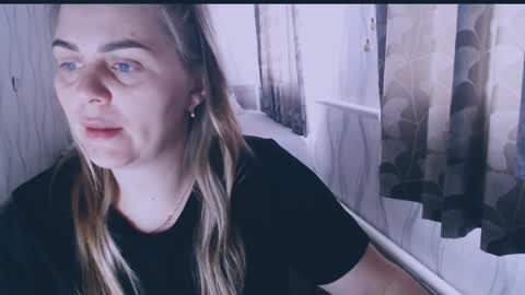 Snapshot of li_lit chatting on March 20, 8:30 am li_lit online show from March 20, 8:30 am