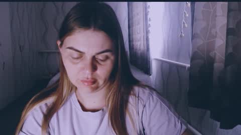 Snapshot of li_lit chatting on March 27, 5:35 am li_lit online show from March 27, 5:35 am