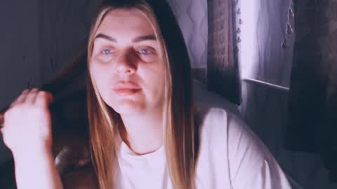 Snapshot of li_lit chatting on March 28, 4:34 am li_lit online show from March 28, 4:34 am