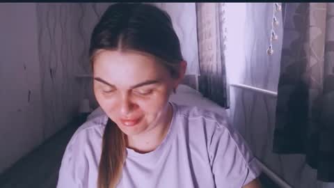 Snapshot of li_lit chatting on March 29, 6:46 am li_lit online show from March 29, 6:46 am