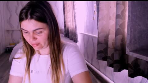 Snapshot of li_lit chatting on April 2, 7:06 am li_lit online show from April 2, 7:06 am