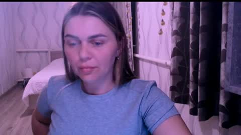 Snapshot of li_lit chatting on April 2, 7:11 pm li_lit online show from April 2, 7:11 pm