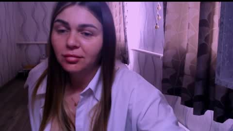 Snapshot of li_lit chatting on April 8, 6:24 am li_lit online show from April 8, 6:24 am