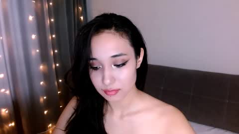Snapshot of li_noen chatting on February 5, 4:37 am Li online show from February 5, 4:37 am
