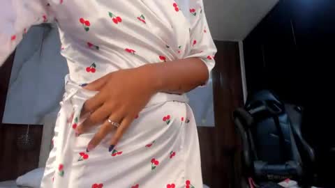 Snapshot of lia_16_ chatting on April 25, 1:41 pm lia_16_ online show from April 25, 1:41 pm