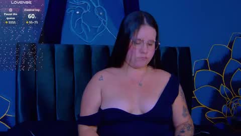 Snapshot of lia_avalon chatting on May 22, 11:38 am Lia Avalon online show from May 22, 11:38 am