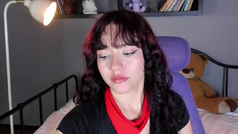 Snapshot of lia_crown chatting on March 25, 11:33 pm Lia online show from March 25, 11:33 pm