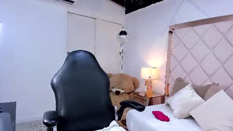 Snapshot of lia_damasco chatting on July 12, 7:27 pm Lia online show from July 12, 7:27 pm