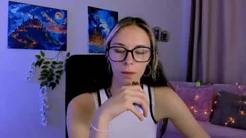 Snapshot of lia_dream_ chatting on July 28, 2:13 pm lia_dream_ online show from July 28, 2:13 pm