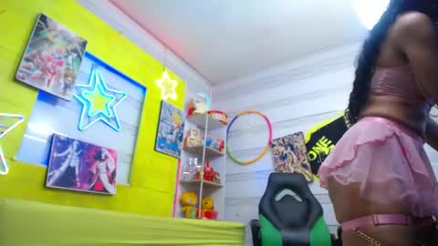 Snapshot of lia_ebony22 chatting on May 30, 1:41 pm Lia online show from May 30, 1:41 pm