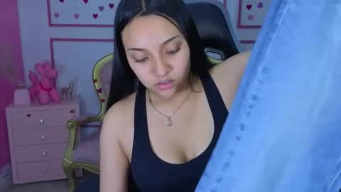 Snapshot of lia_harper_t chatting on May 15, 3:02 am lia_harper_t online show from May 15, 3:02 am