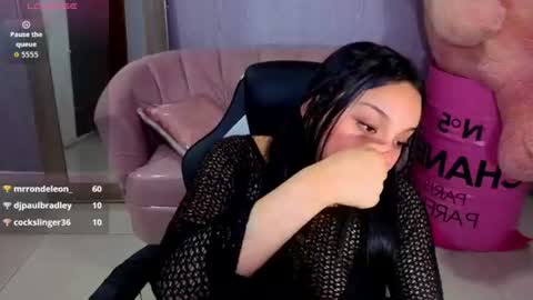 Snapshot of lia_harper_t chatting on June 14, 3:14 pm lia_harper_t online show from June 14, 3:14 pm