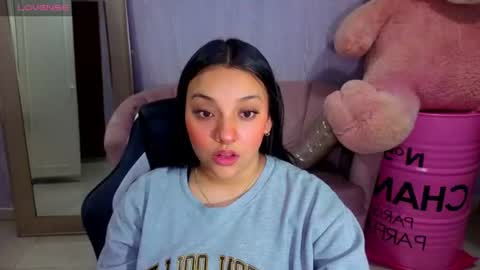 Snapshot of lia_harper_t chatting on June 28, 3:01 am lia_harper_t online show from June 28, 3:01 am