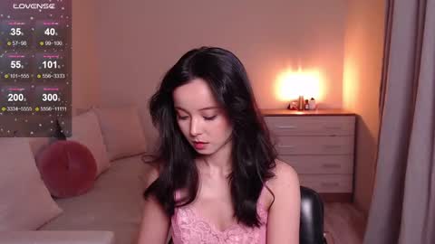 Snapshot of lia_hetty chatting on January 7, 3:23 pm L I A online show from January 7, 3:23 pm