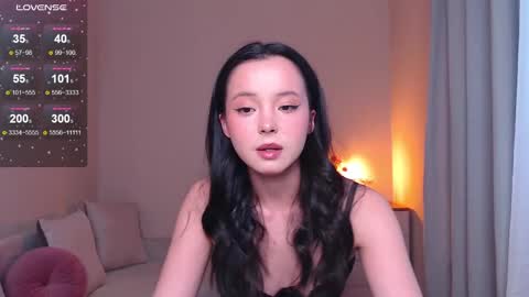 Snapshot of lia_hetty chatting on March 12, 3:07 pm L I A online show from March 12, 3:07 pm