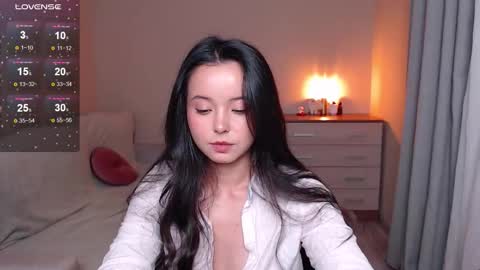 Snapshot of lia_hetty chatting on September 13, 5:24 pm L I A online show from September 13, 5:24 pm