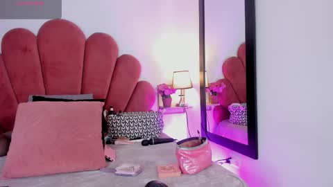 Snapshot of lia_johnsonn chatting on May 5, 11:29 am Lia Jhonson online show from May 5, 11:29 am