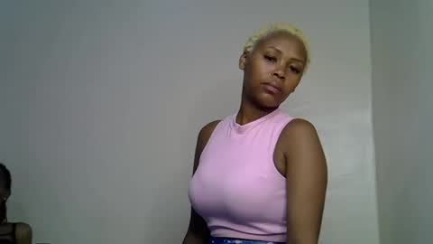 lia online show from October 4, 7:23 pm