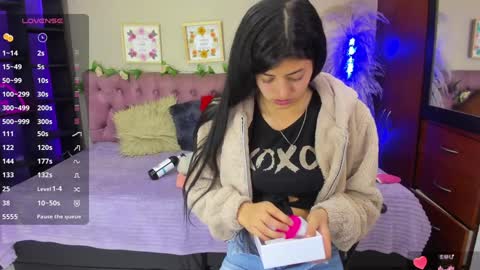 lia online show from December 7, 7:43 pm