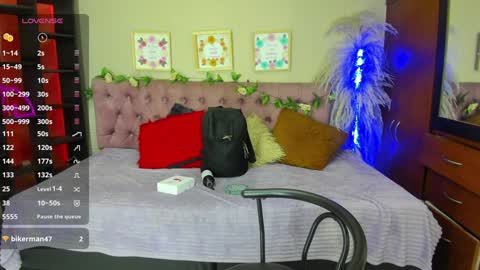 lia online show from December 9, 8:12 pm