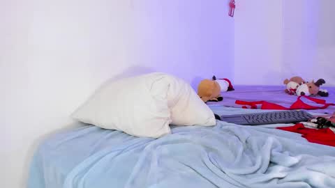 lia_petite01 online show from January 14, 5:30 am