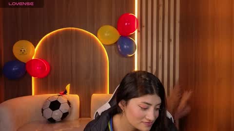 Online 1400 - 2100 online show from June 24, 3:05 am