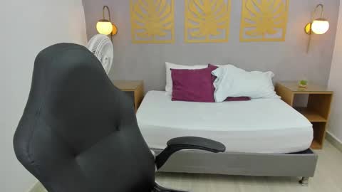Snapshot of lia_sexx19 chatting on December 28, 2:54 am Lia online show from December 28, 2:54 am
