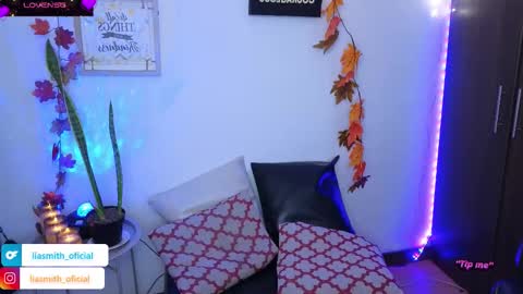 Snapshot of lia_smith87 chatting on March 18, 3:37 pm Laura online show from March 18, 3:37 pm