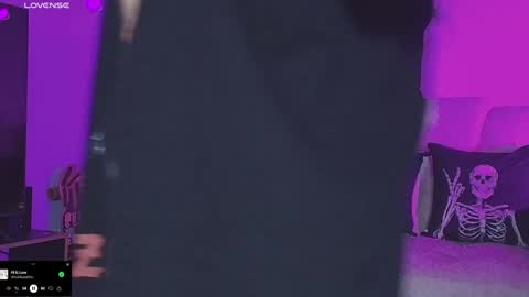 Liaa  online show from February 7, 10:41 pm