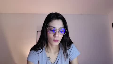 Snapshot of liaaa___ chatting on November 1, 2:19 pm Lia online show from November 1, 2:19 pm