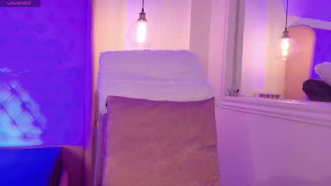 Snapshot of liaacooper_ chatting on May 7, 4:23 pm Lia cooper online show from May 7, 4:23 pm