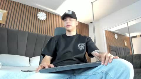 Liam Smith online show from October 2, 12:23 pm