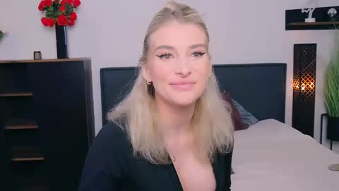 Lia online show from February 25, 3:32 pm