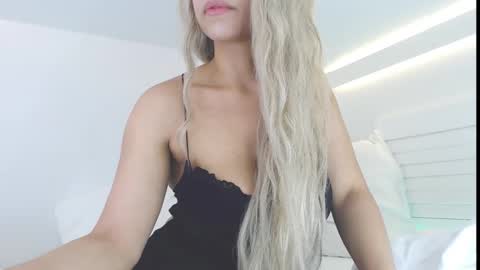 Lia Divina online show from November 23, 10:09 pm