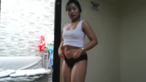 Snapshot of liafunsized_18 chatting on November 21, 2:43 am Lia Funsized18 online show from November 21, 2:43 am