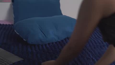 Snapshot of liafunsized_18 chatting on November 23, 11:04 pm Lia Funsized18 online show from November 23, 11:04 pm