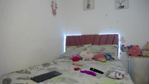 liahdiaz_ online show from June 10, 11:53 am