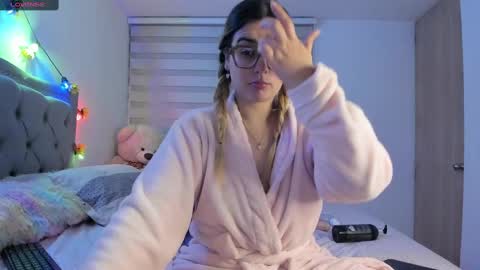 Lia  online show from February 19, 6:11 am