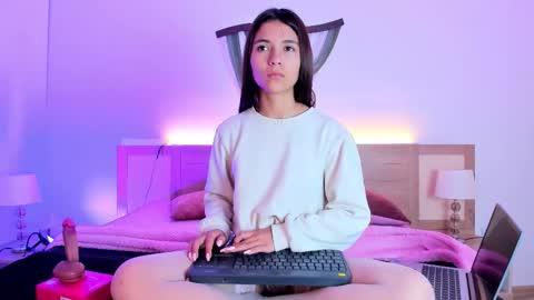 Snapshot of liajohnnson chatting on February 17, 4:09 am liajohnnson online show from February 17, 4:09 am