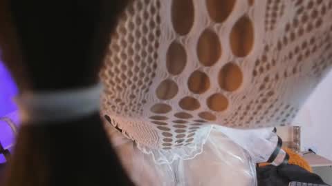 Snapshot of liajohnnson chatting on February 24, 3:48 am liajohnnson online show from February 24, 3:48 am